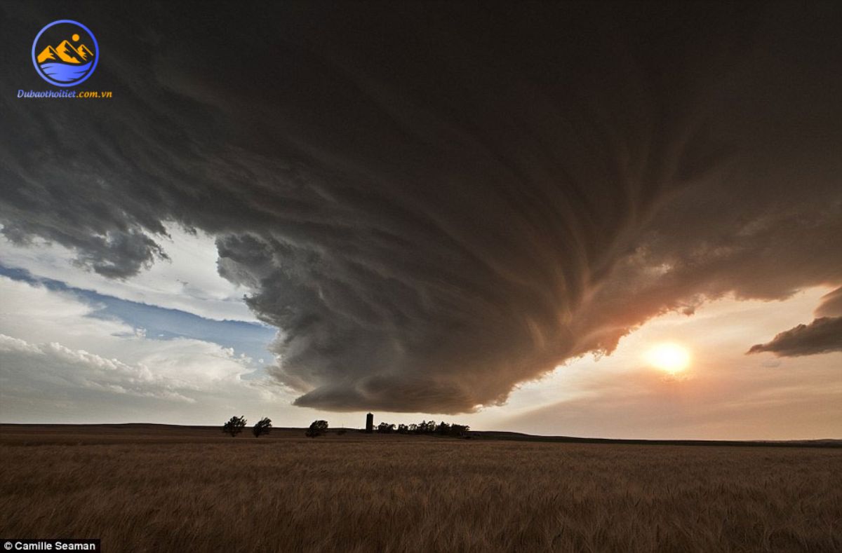 Mắt bão hình thành như thế nào