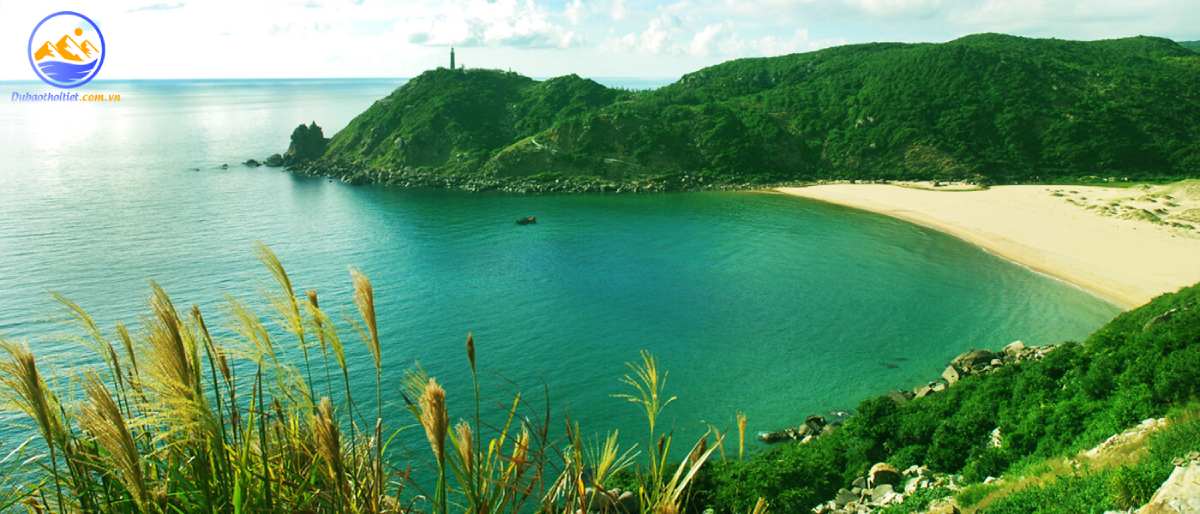 Đặc điểm địa hình của tỉnh Phú Yên gồm có 3 mặt núi chính