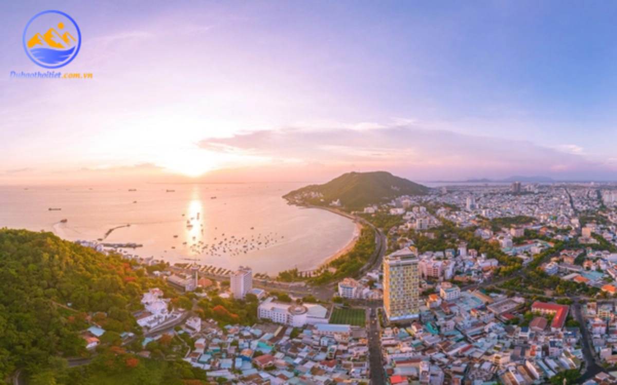 Khí hậu Bà Rịa - Vũng Tàu vào mùa khô có nắng rất đẹp, gió mát, rất tuyệt.